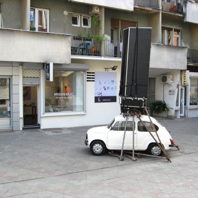 Skulptura-instalacija Radnička klasa ide u raj, autor Mrđan Bajić, 2011.